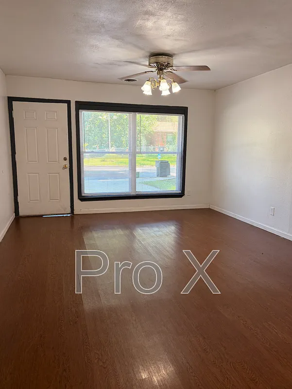 2 bed, 1.0 bath, 875 sqft, $1,195 — Photo 4
