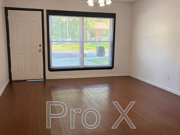 4th image of 217 E Adobe St