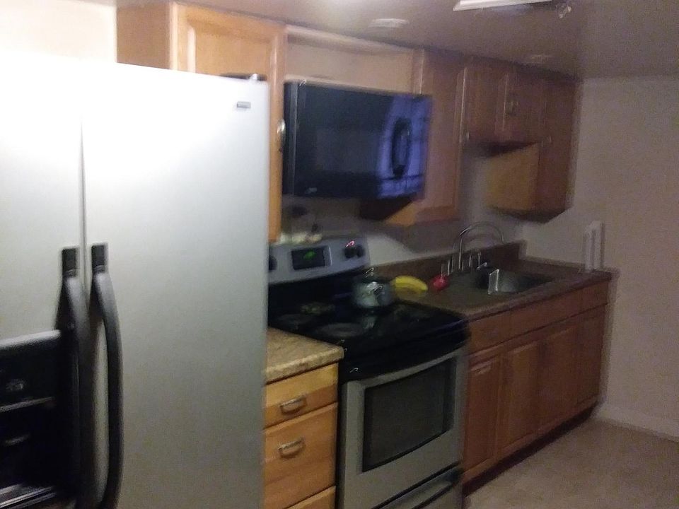 2nd image of 618 Kenyon St NW