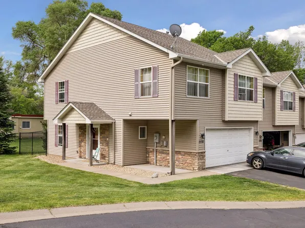 2078 Shryer Ct E, North St Paul, MN 55109