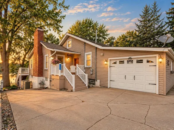 567 S Lakeview Dr, Lowell, IN 46356