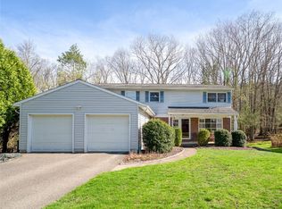 1912 Clover Dr, Vestal, NY 13850