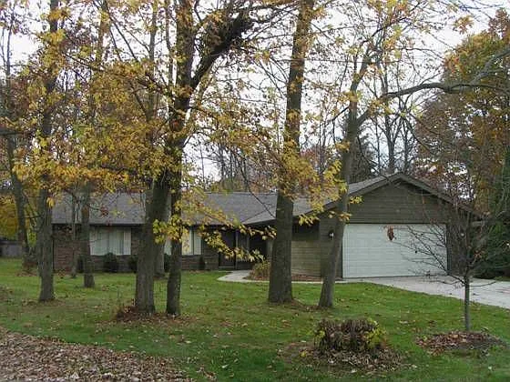 2209 N Baron Dr photo 1