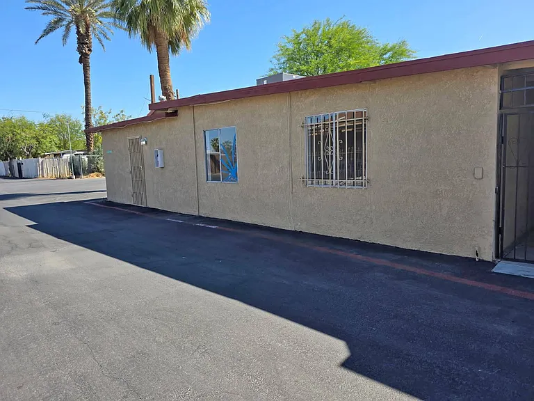 53080 Harrison St — Photo 16
