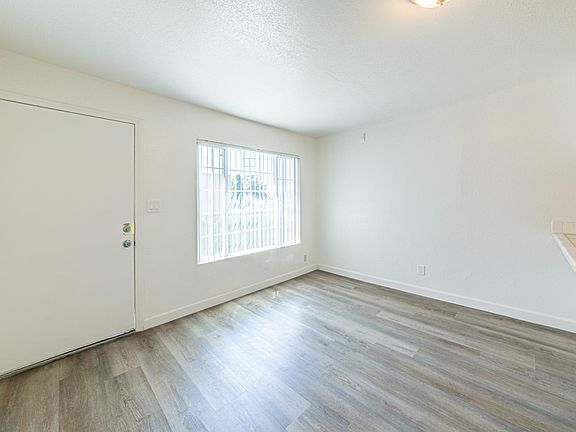 5th image of 11655 Robin St
