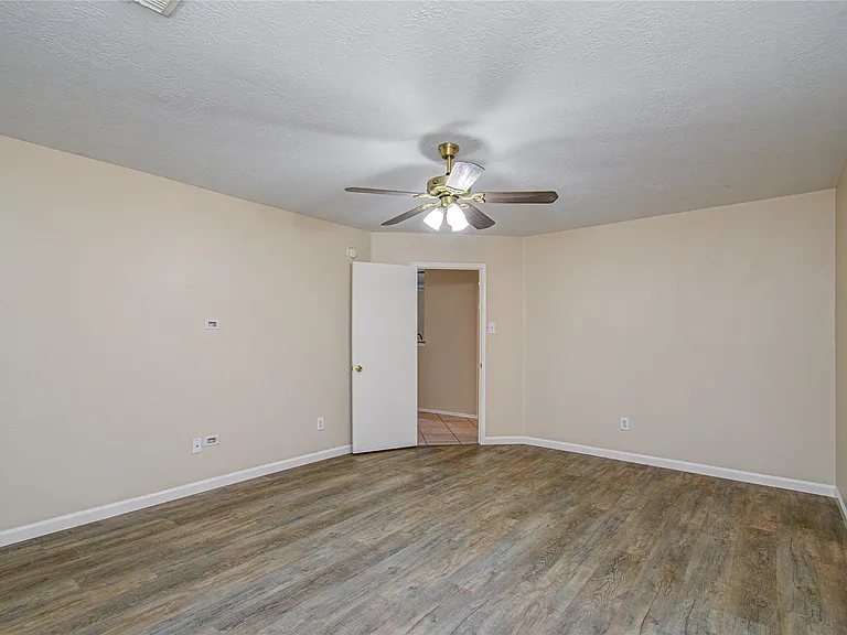 16835 Carbridge Dr — Photo 27