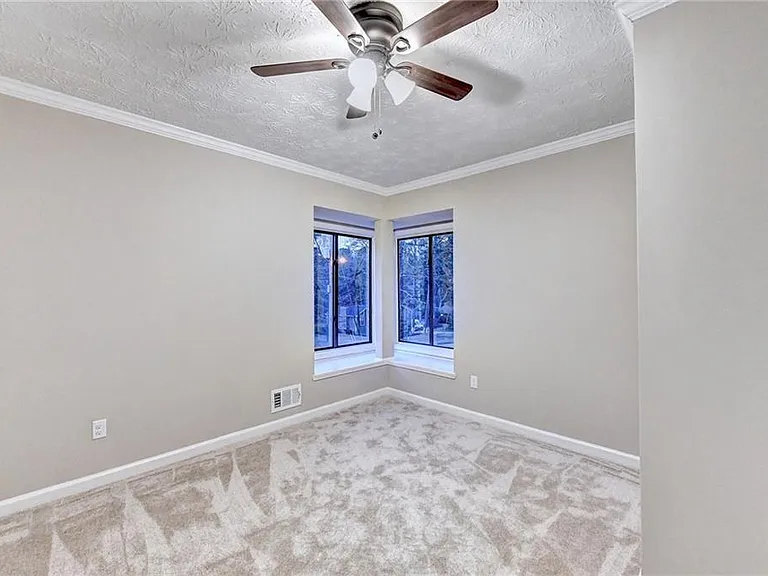 3372 Cottonwood Ln — Photo 9