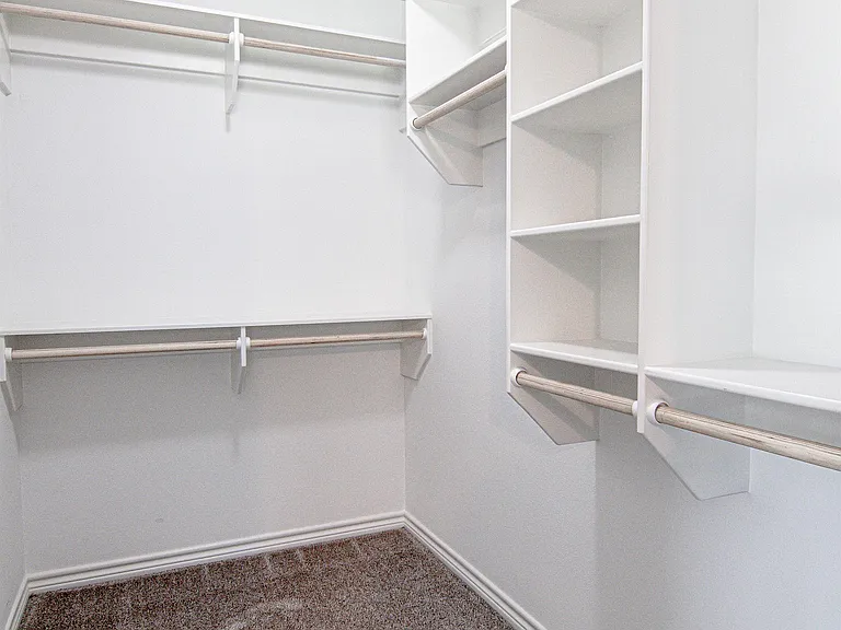 100 Shorewood Dr — Photo 13