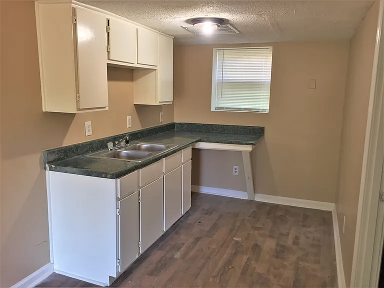 5404 Tracey Dr — Photo 6