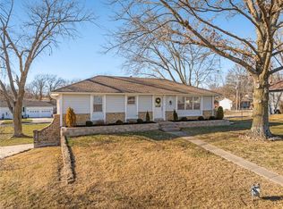 8590 Wycoff Dr, De Soto, KS 66018