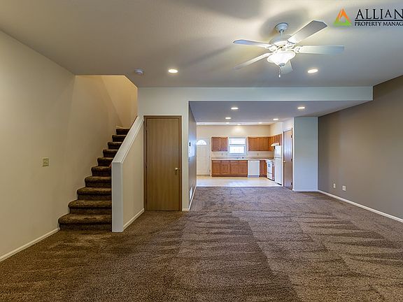 3rd image of 801-07 Bluemont Ave #803