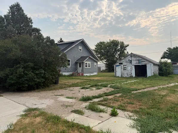 14 2nd St SE, Stanley, ND 58784