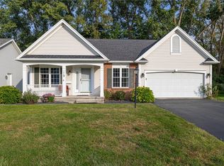 118 Brownstone Ln, Rochester, NY 14615