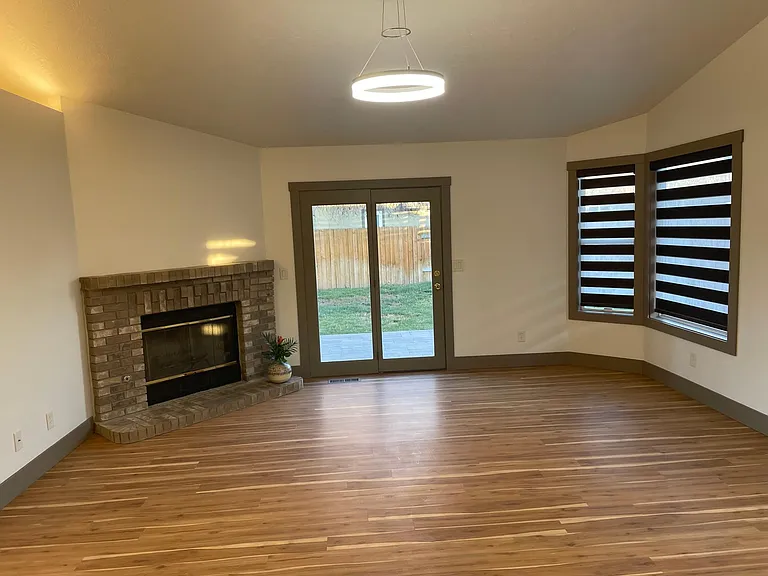 1012 N Silver Ash Ave — Photo 14