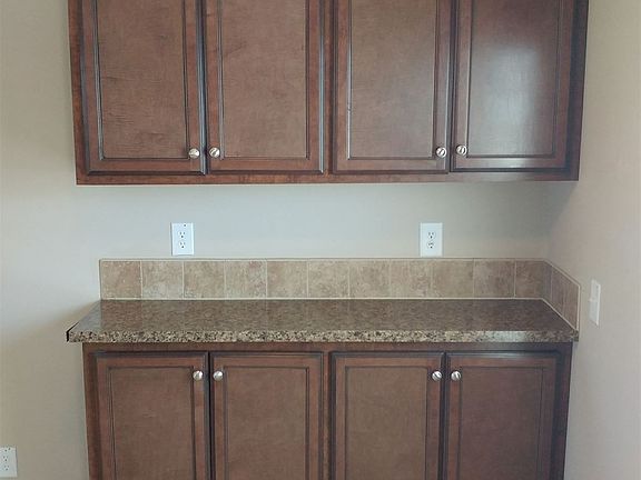 4th image of 41 Saint Pauls Dr