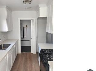 1057 W 102nd St, Los Angeles, CA 90044