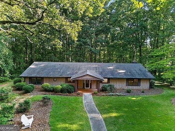 5th image of 536 Adams Rd