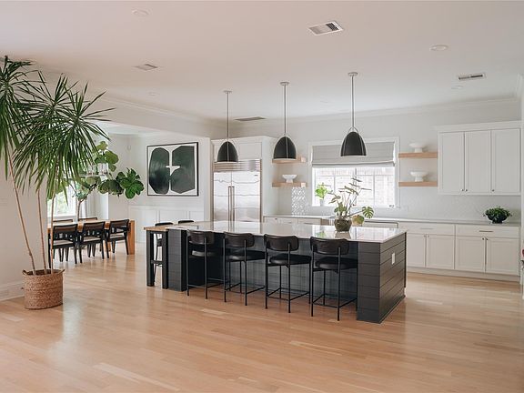 2nd image of 3817 Aberdeen Way