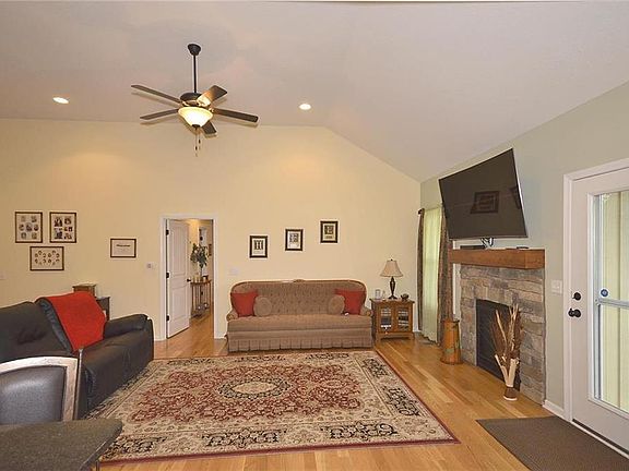 5th image of 14836 Ashmont Ln
