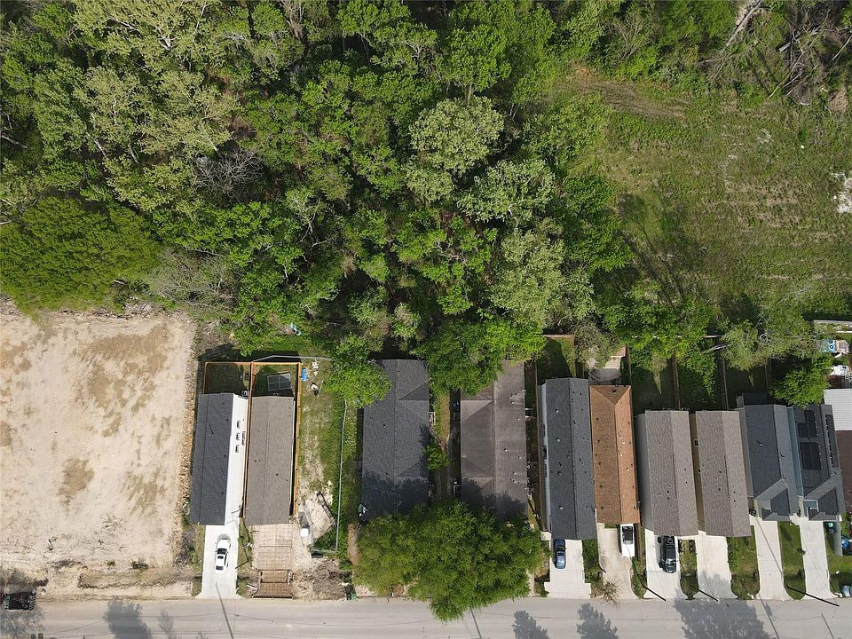 2nd image of 7800 Sandy St