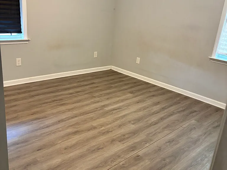 520 Brentwood St — Photo 3