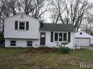 6922 Calson Dr, Lansing, MI 48911