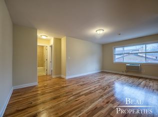 696 Elm Pl APT 103, Highland Park, IL 60035