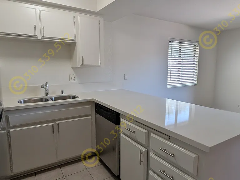 10758 Lawler St #3 — Photo 29