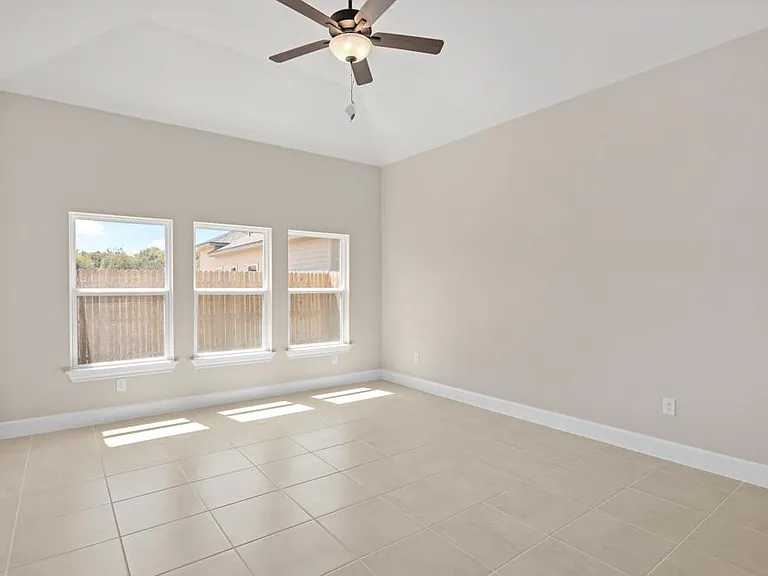405 Park Cir — Photo 22