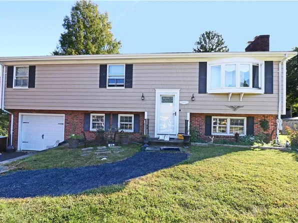 89 Heritage Dr, Jamestown, RI 02871