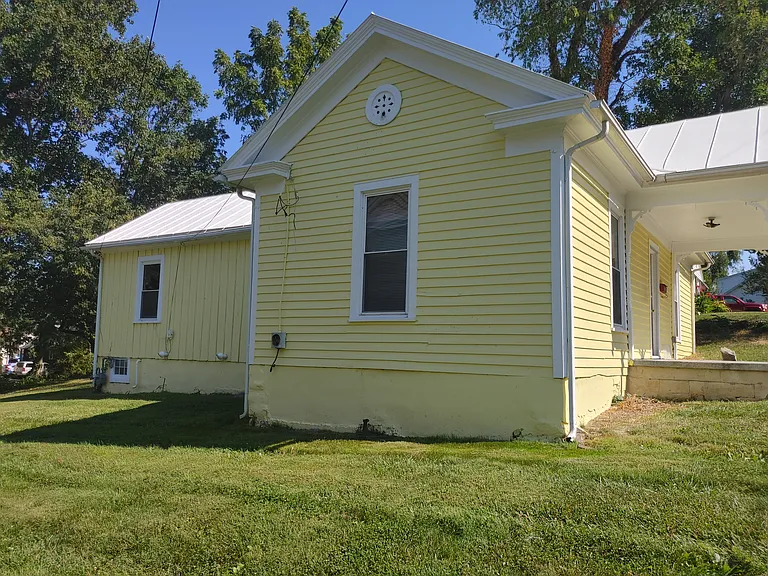 309 Jackson St — Photo 23