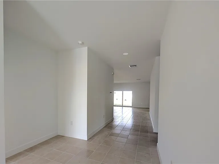 1103 Harold Ave S — Photo 12