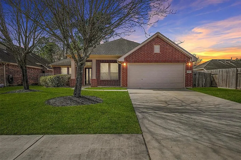 3 bed, 2030 sqft, $2,100 — Photo 1