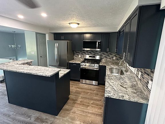 2nd image of 769 Rosegarden Dr NE
