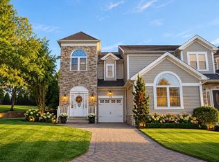 73 Tiller Ct, Staten Island, NY 10309