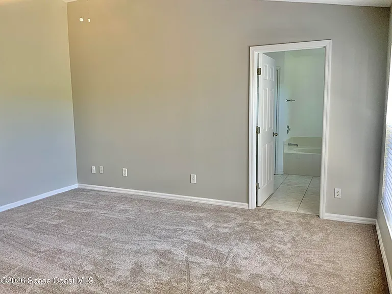 2087 Deercroft Dr — Photo 12