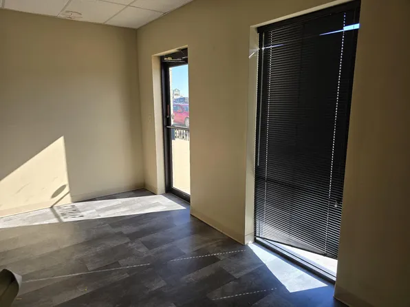 6122 East Shadybrook Street - 9