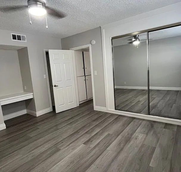The Riviera Apartments — Photo 2