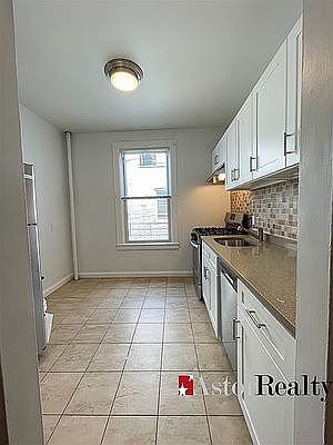 5th image of 25-27 36th St #5