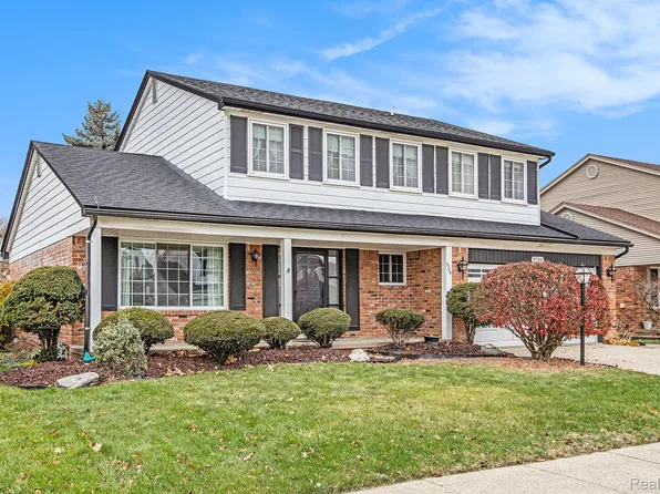 9704 Sil St, Taylor, MI 48180