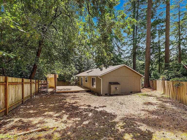 4256 Country Woods Ct — Photo 30