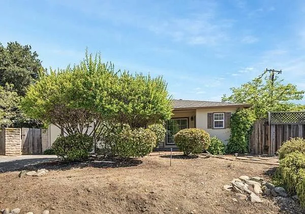 22086 Homestead Rd — Photo 3