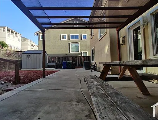 4 bed, 2100 sqft, $4,500 — Photo 4