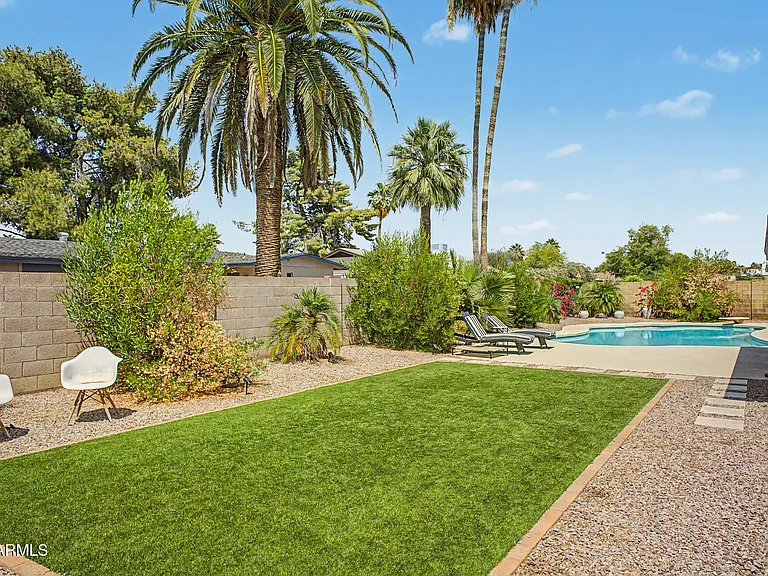 5140 E Poinsettia Dr — Photo 28