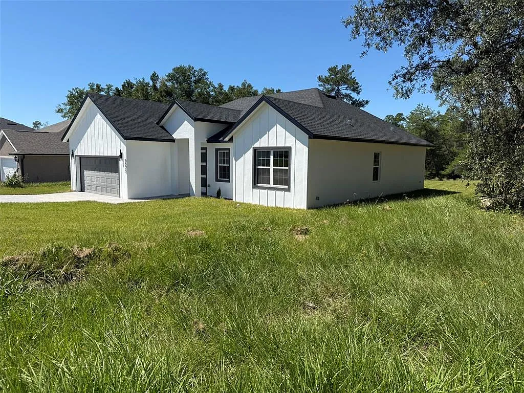 4 bed, 3.0 bath, 1896 sqft, $2,200 — Photo 2