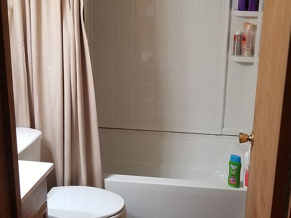 2nd image of 10020 SE 169th Ln