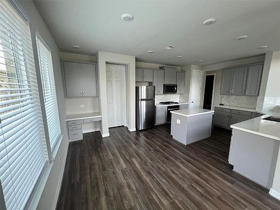 3rd image of 2638 Settler Hill Dr