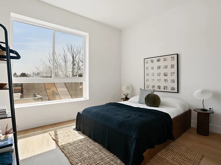 611 N Virgil — Photo 16