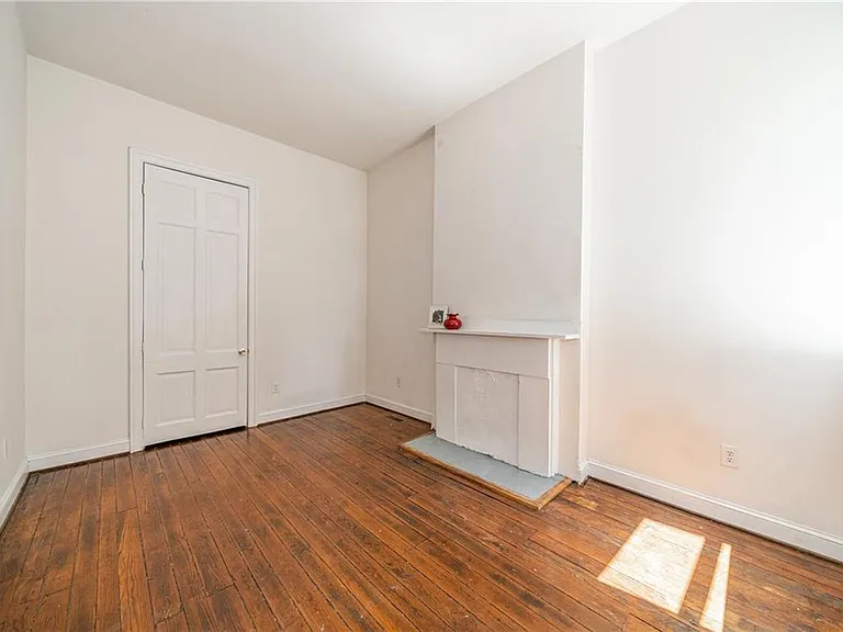 129 W Clay St — Photo 19