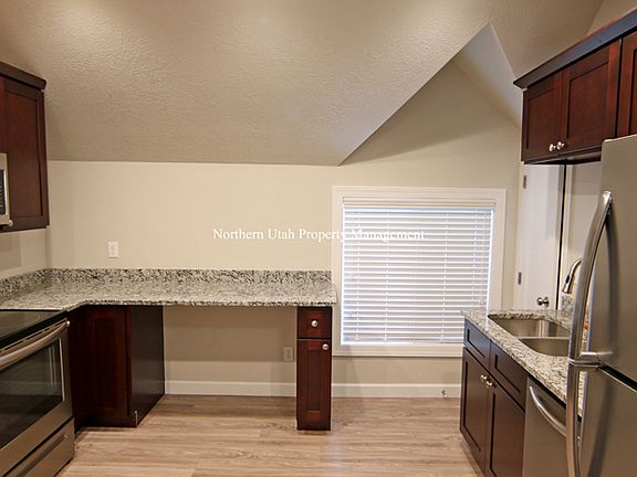 4 Kitchen_12072021